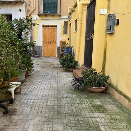 Le Scalette Del Centro 게스트하우스 3*