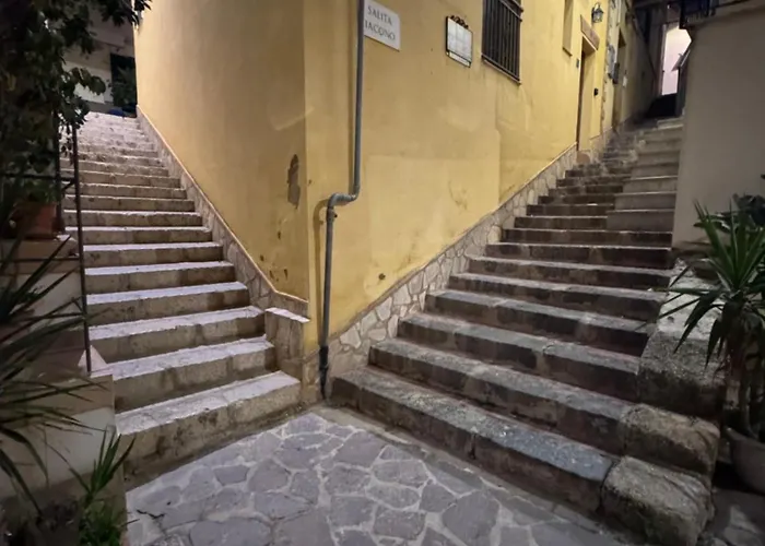 Le Scalette Del Centro